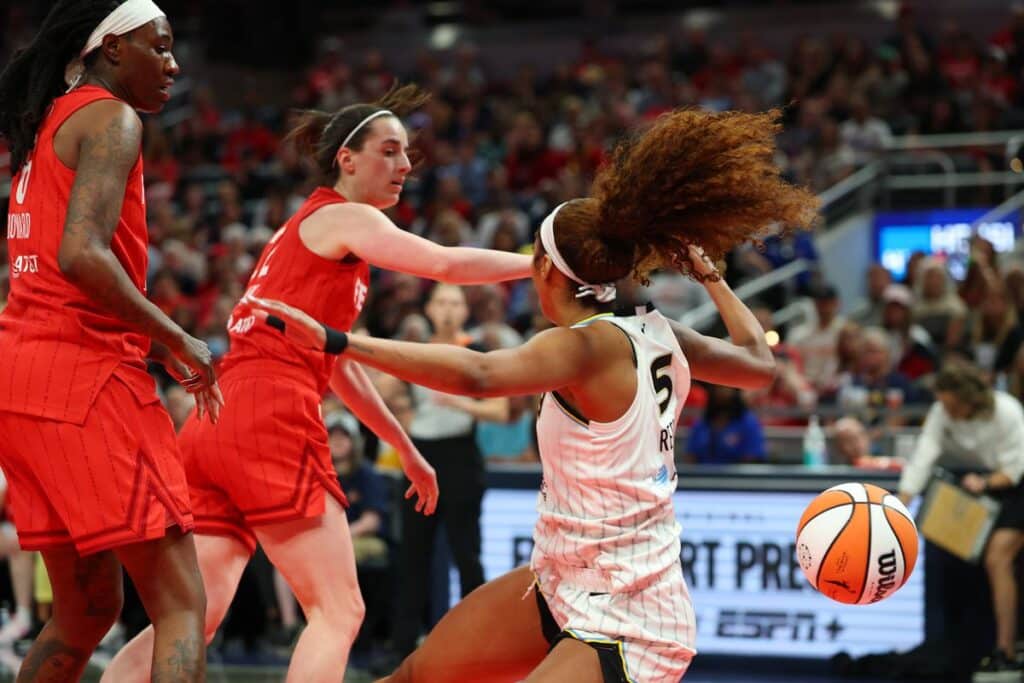 La WNBA investiga comentarios racistas hacia Reese en el partido ante las Fever 1 2215613283.0