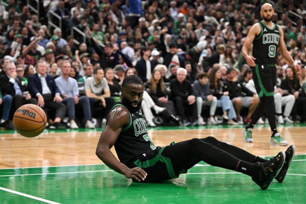 Jaylen Brown jugó los Playoffs lesionado y se somete a una revisión 1 AFP 20250515 2215133056 v1 HighRes NewYorkKnicksVBostonCelticsGameFive 1200x800 1