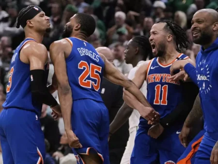 New York Knicks se lleva un juegazo con remontada histórica en Boston