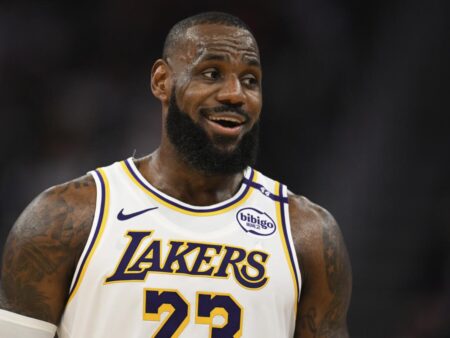 LeBron James ejerce su opción de jugador: ¿Qué significa esto para los Lakers?