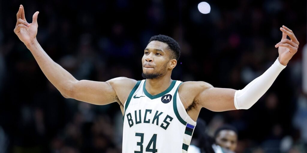 ¿Cuál es el plan de los Bucks para cambiar a Giannis? 1 Giannis Antetokounmpo
