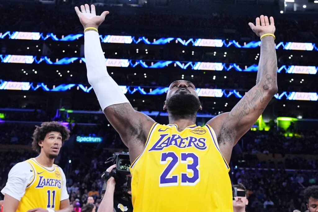 Mercado de traspasos NBA 2025-2026: Altas, bajas, renovaciones y rumores de los diferentes equipos. Créditos a AP