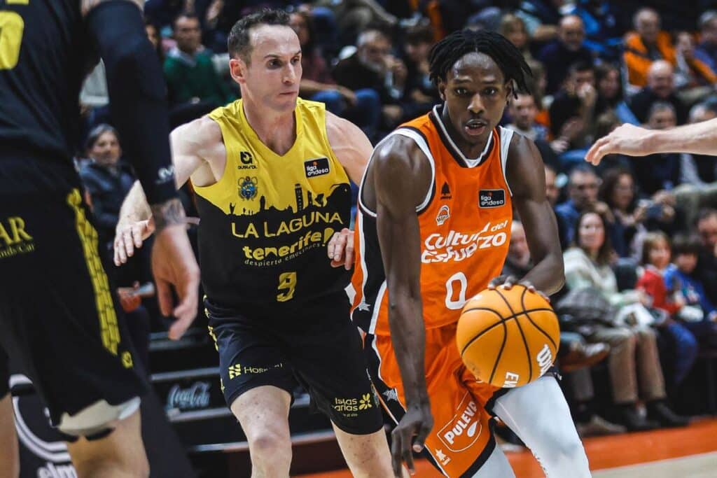 Valencia Basket golpea primero en la semifinal de los Playoff ACB
