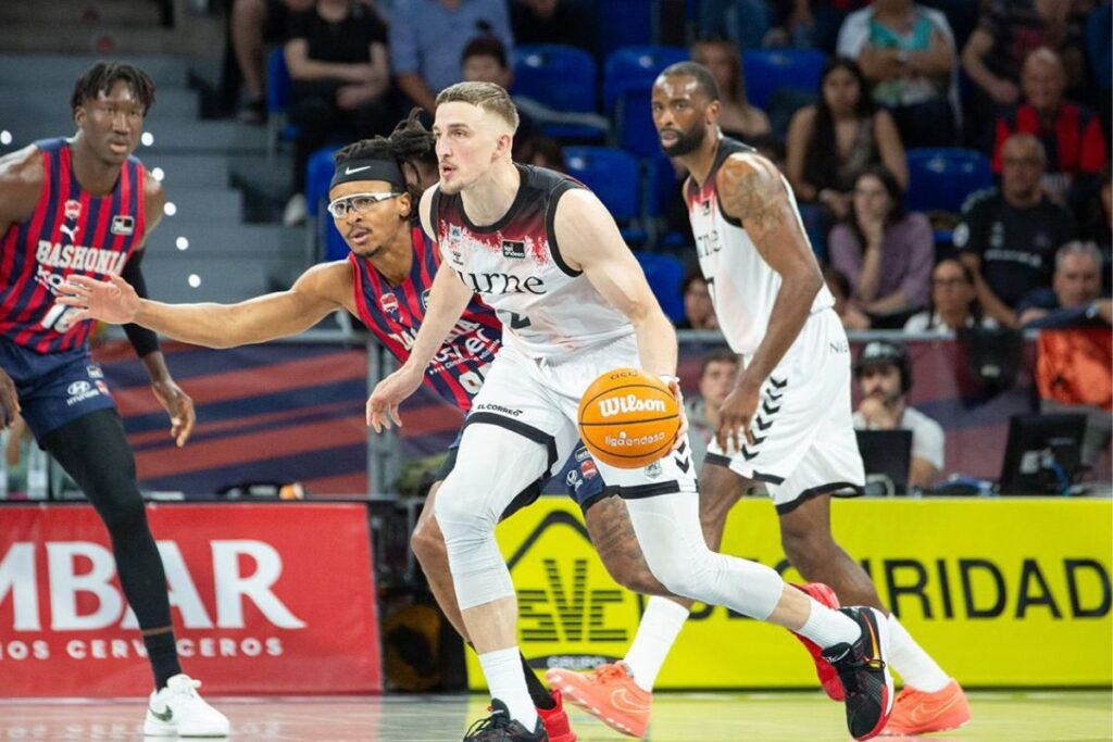 Traspasos ACB: ¿De Coruña a la gloria? La apuesta estelar de Bilbao Basket hasta 2027 1 Traspasos ACB: ¿De Coruña a la gloria? La apuesta estelar de Bilbao Basket hasta 2027