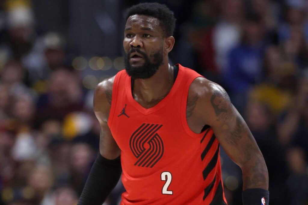 ¿Qué aportará Deandre Ayton a los Lakers? Su rol junto a LeBron y Doncic