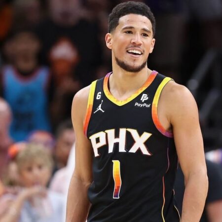 El experimento de los Suns: ¿Qué hay detrás del nuevo rol de Devin Booker? 