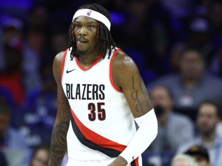 Rumores NBA: Los Lakers al acecho de otro centro dominante para su pintura