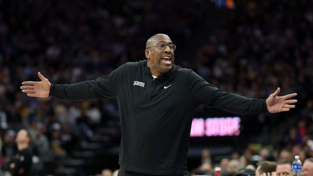 Mike Brown, el elegido: Nueva York redefine su futuro con un técnico probado en la NBA 1 Mike Brown, el elegido: Nueva York redefine su futuro con un técnico probado en la NBA