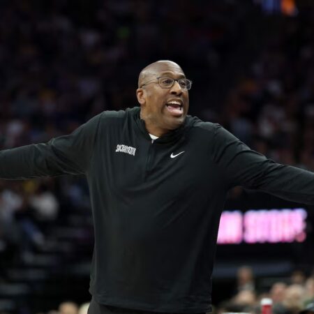 Mike Brown, el elegido: Nueva York redefine su futuro con un técnico probado en la NBA