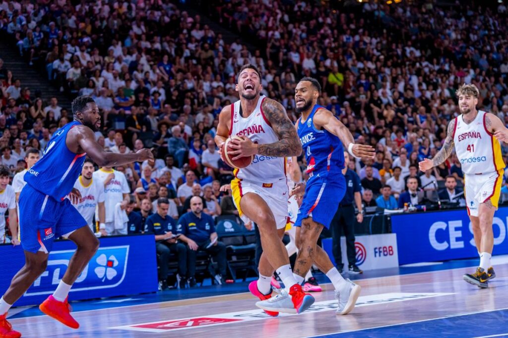 España cae nuevamente ante Francia: ¿Podrá La Familia remontar para el Eurobasket 2025? 1 España cae nuevamente ante Francia: ¿Podrá La Familia remontar para el Eurobasket 2025?