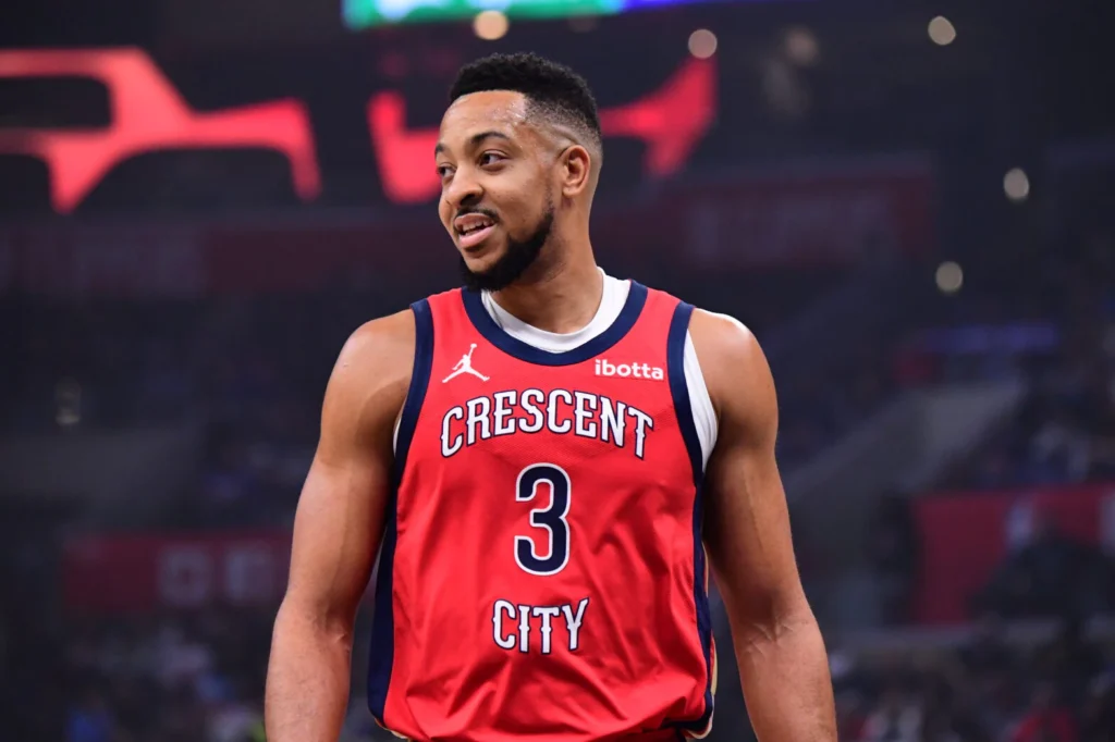 Noticias NBA: CJ McCollum sin filtros, ¿Cuál fue su crítica explosiva sobre las reglas salariales? 1 Noticias NBA: CJ McCollum sin filtros, ¿Cuál fue su crítica explosiva sobre las reglas salariales?
