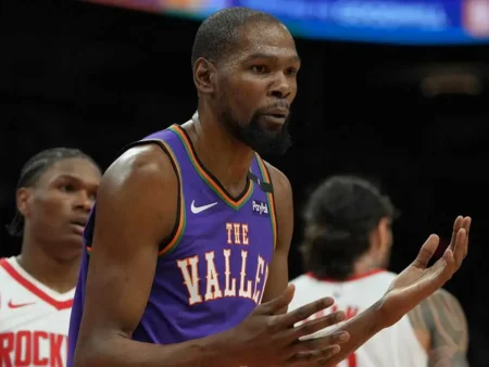 Kevin Durant sin extensión: La estrategia de los Rockets que intriga a la NBA en 2025