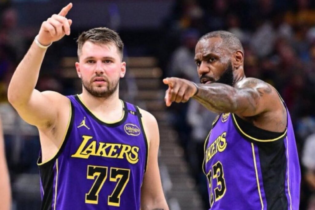 Lakers en la mira: El gesto de LeBron James tras la extensión de Luka Doncic
