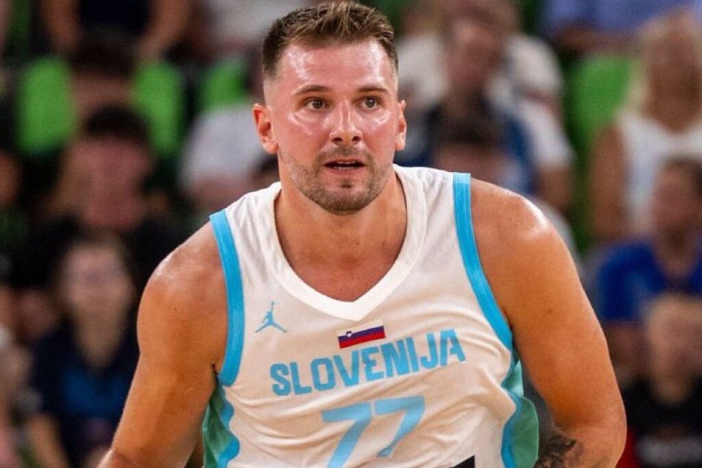 Alarma en Eslovenia: Luka Doncic abandonó el partido ante Letonia por Lesión