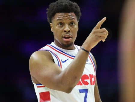 Kyle Lowry y los 76ers: Su nuevo rol deja a todos boquiabiertos