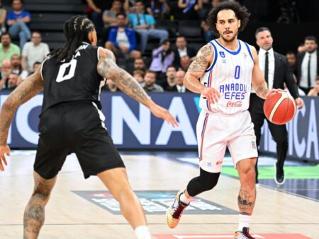 Anadolu Efes en la Euroliga: El trío explosivo que tiene a todo el mundo hablando