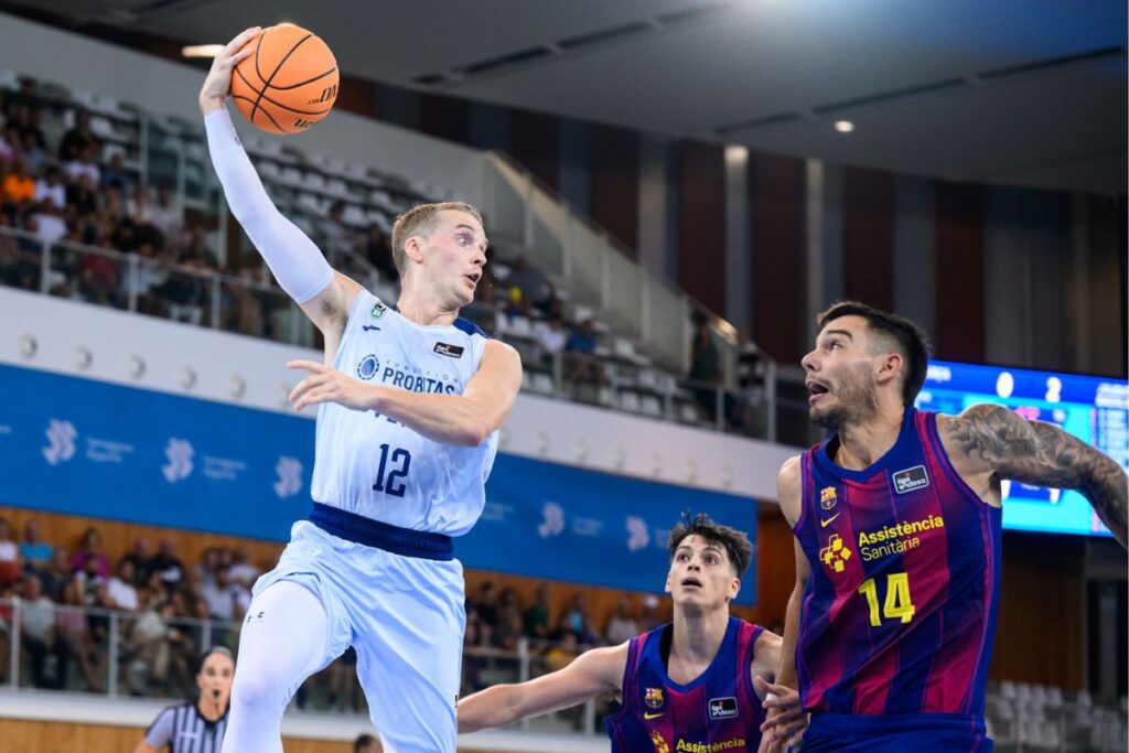 ¡Golpe brutal en el derbi catalán! La Penya frustra el primer título del Barça Basket