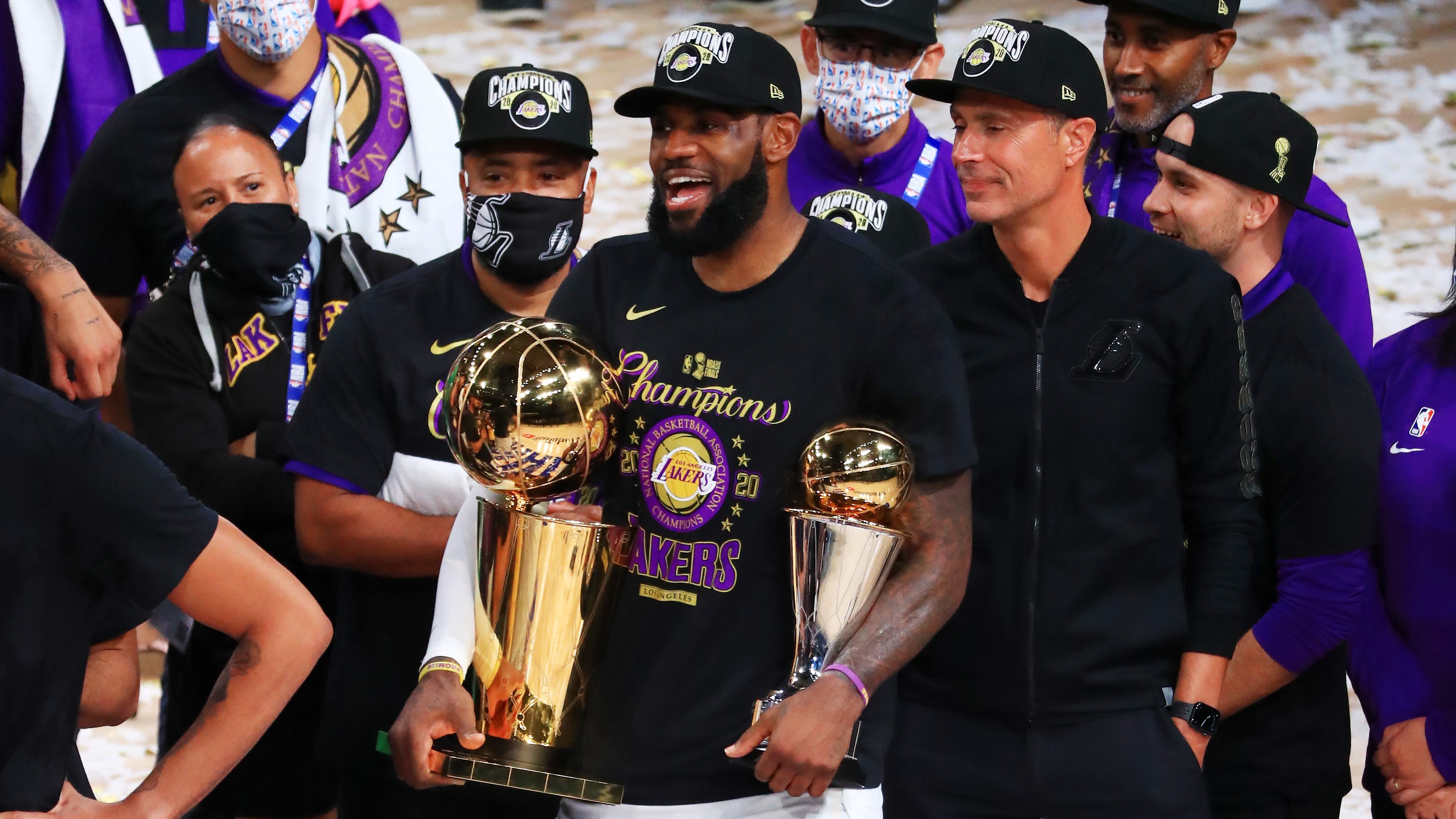 ¿Por qué el título de los Lakers 2020 sigue dando de qué hablar?