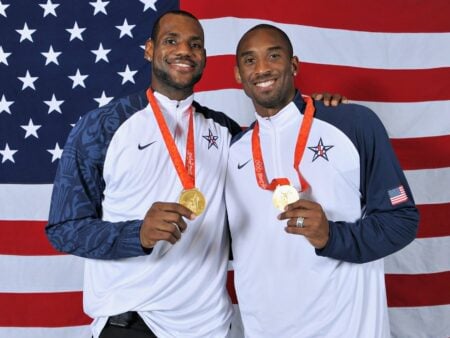 LeBron James emociona al mundo con su homenaje a Kobe en el Salón de la Fama