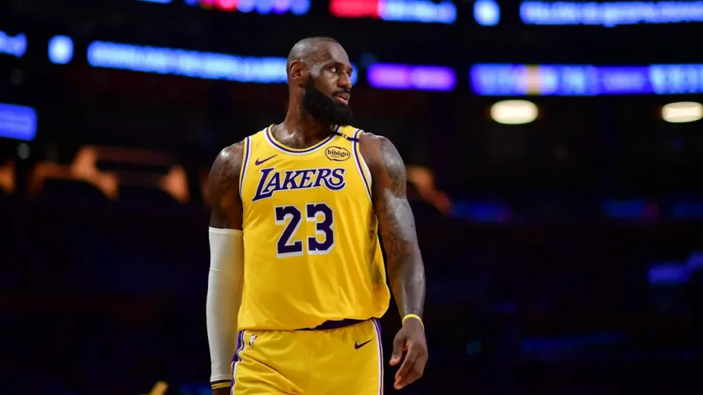 Lakers sorprenden: ¿Por qué rechazaron la extensión de LeBron?