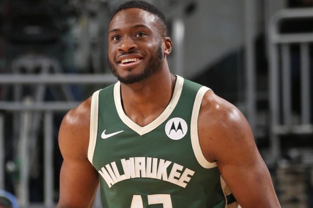 Mercado NBA: Bucks apuestan por Thanasis Antetokounmpo, ¿Cómo cambia esto el futuro de Giannis? 1 Mercado NBA: Bucks apuestan por Thanasis Antetokounmpo: ¿Cómo cambia esto el futuro de Giannis?