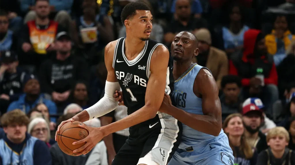Mercado NBA: Los Spurs refuerzan su juego interior con el regreso de este centro 1 Mercado NBA: Los Spurs refuerzan su juego interior con el regreso de este centro