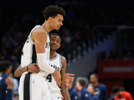 Noticias NBA: La lesión que podría sacudir a los Spurs en el inicio de temporada