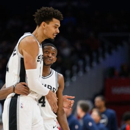 Noticias NBA: La lesión que podría sacudir a los Spurs en el inicio de temporada