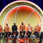 ¿Quiénes brillaron? Lo más impactante de la ceremonia del Salón de la Fama NBA. Créditos a Adam Glanzman/Getty Images/AFP