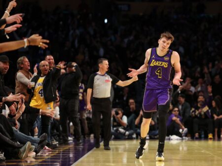 Futuro en juego: ¿Qué esconde el plan de los Lakers con Dalton Knecht?