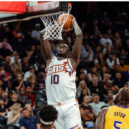 De anotarle 35 a los Lakers a ser descartado por su equipo