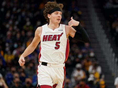 Regreso épico en la NBA: El asistente técnico que renuncia y vuelve a ser jugador