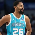 ¡Alerta en el mercado NBA! Los Hornets cortan a uno de sus veteranos
