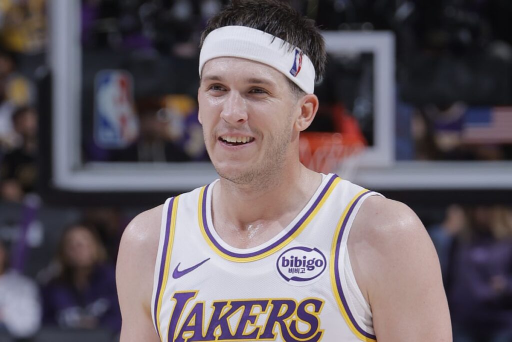 Noche histórica para Reaves en Lakers: ¿Cómo brilló sin James y Doncic en la cancha?