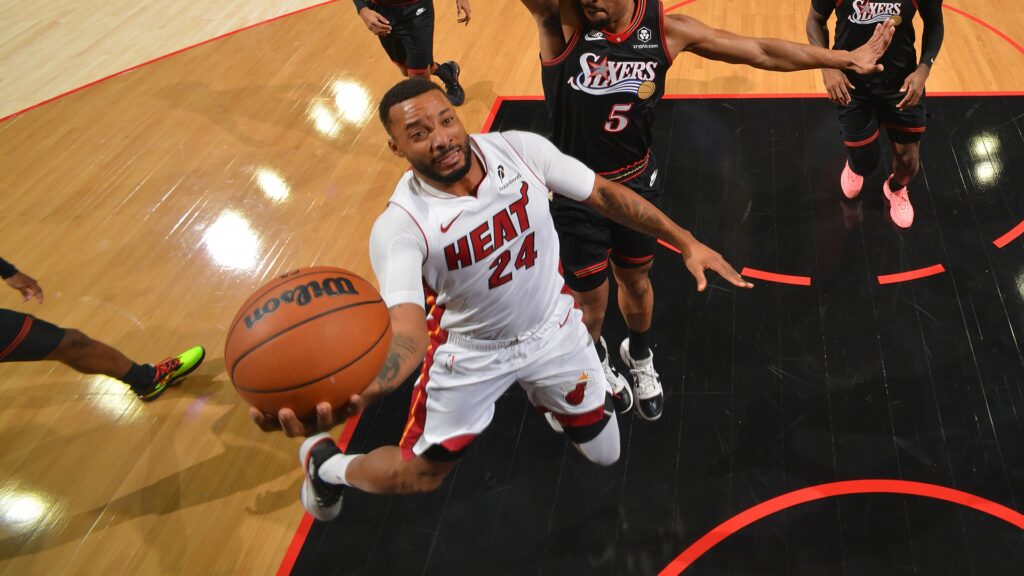 Batallas explosivas en la última jornada NBA: Estos fueron los duelos más impactantes