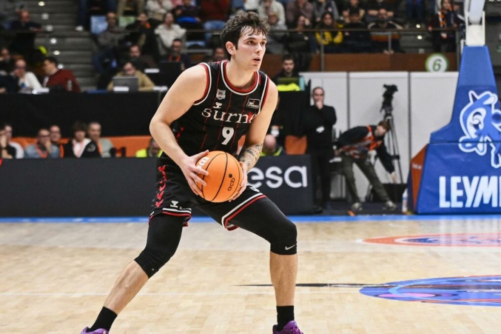 El español Rubén Domínguez entra en los récords históricos de la NCAA