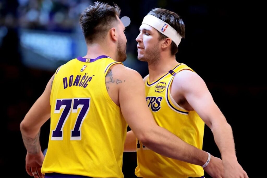 ¿Los Lakers ya no dependen de LeBron? El dúo Doncic - Reaves hace historia