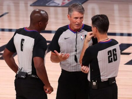 Noticias NBA: La innovadora técnica que estrenaron los árbitros en la última jornada
