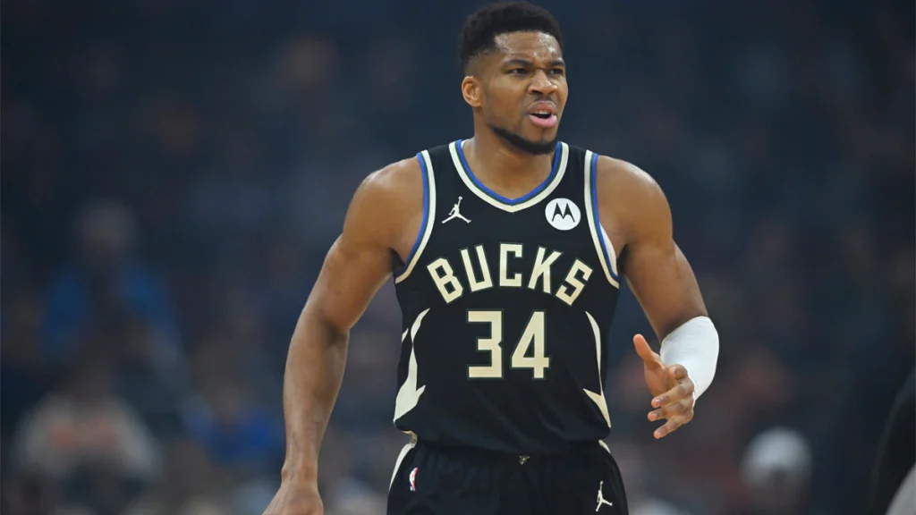 Dura noticia para los Bucks: Giannis Antetokounmpo fuera por lesión ¿Cuándo regresa? 1 Dura noticia para los Bucks: Giannis Antetokounmpo fuera por lesión ¿Cuándo regresa?