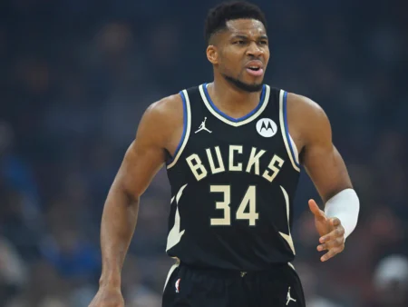 Dura noticia para los Bucks: Giannis Antetokounmpo fuera por lesión ¿Cuándo regresa?