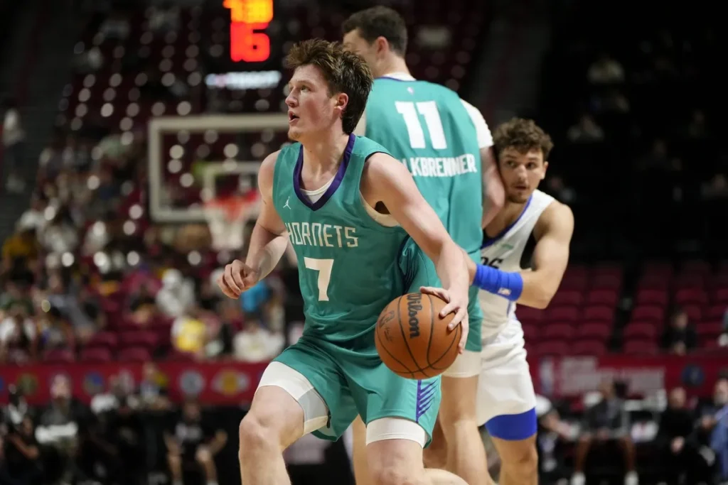 No es Curry, ni Thompson: Descubre al tirador NBA que ya asusta a toda la liga 1 Kon Knueppel