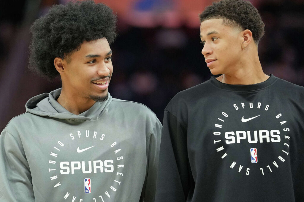 El novato estrella de los Spurs fuera por lesión: ¿Cuánto durará esta ausencia? 1 El novato estrella de los Spurs fuera por lesión: ¿Cuánto durará esta ausencia?