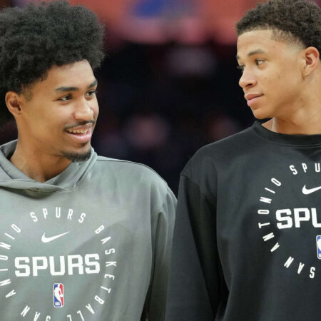 El novato estrella de los Spurs fuera por lesión: ¿Cuánto durará esta ausencia?
