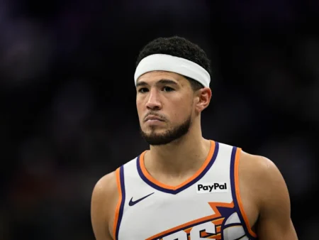 ¿Secreto al descubierto? Esto piensa Devin Booker sobre los actuales campeones