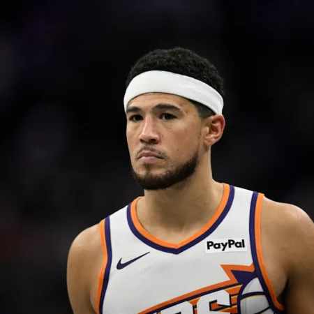 ¿Secreto al descubierto? Esto piensa Devin Booker sobre los actuales campeones