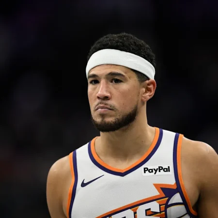 Segredo revelado? Isso é o que Devin Booker pensa sobre os atuais campeões