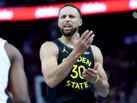 Stephen Curry supera Michael Jordan com este novo recorde