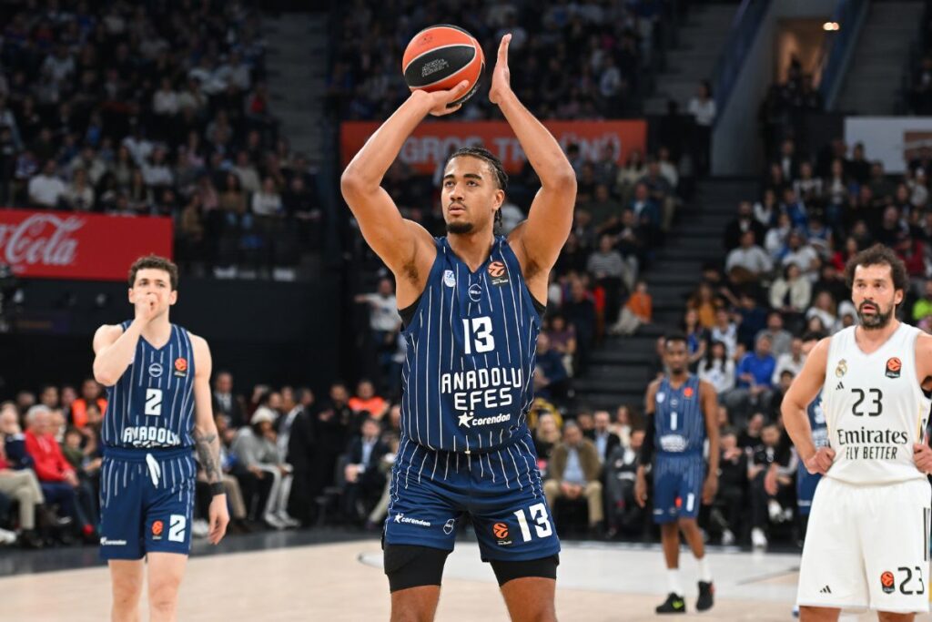 Negociaciones explosivas: El entrenador que llevó al Real Madrid a la gloria podría volver a la Euroliga