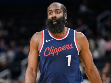 James Harden acaba de superar a una leyenda y entra al Top-10 histórico de anotadores