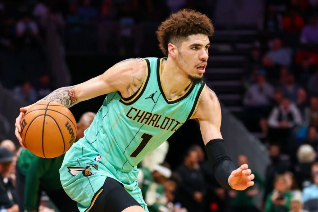 LaMelo Ball frente a un giro inesperado en los Hornets: ¿Qué cambia todo? 1 LaMelo Ball frente a un giro inesperado en los Hornets: ¿Qué cambia todo?